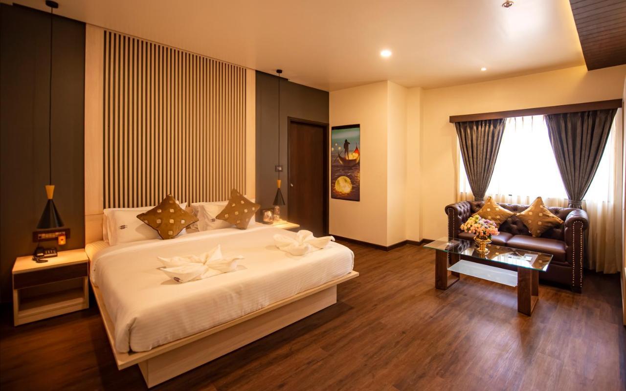 The Royal Palace Hotel 400703 Navi Mumbai Exterior foto
